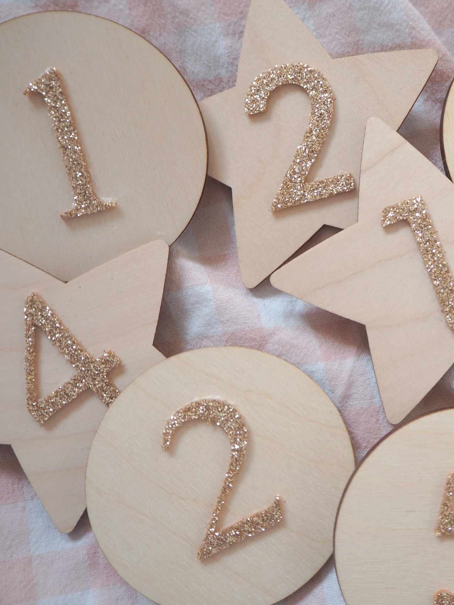 6cm Wooden Circle Birthday Badge - choose any age!