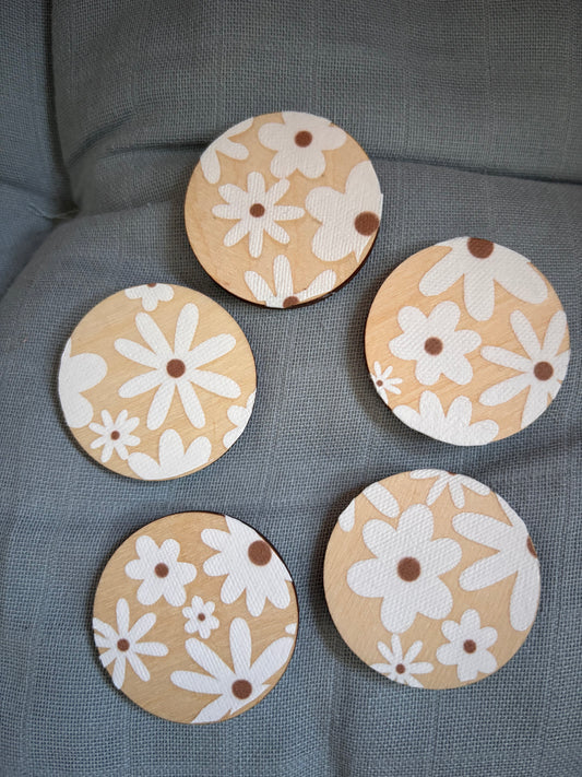 Wooden self adhesive hook with white daisy pattern Sample Sale