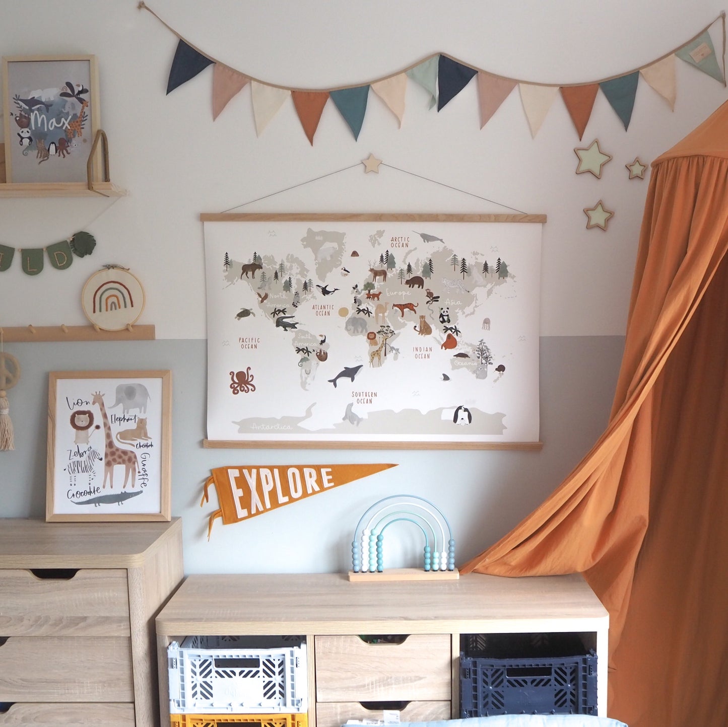 A2 Stone animal world map with wooden hanger