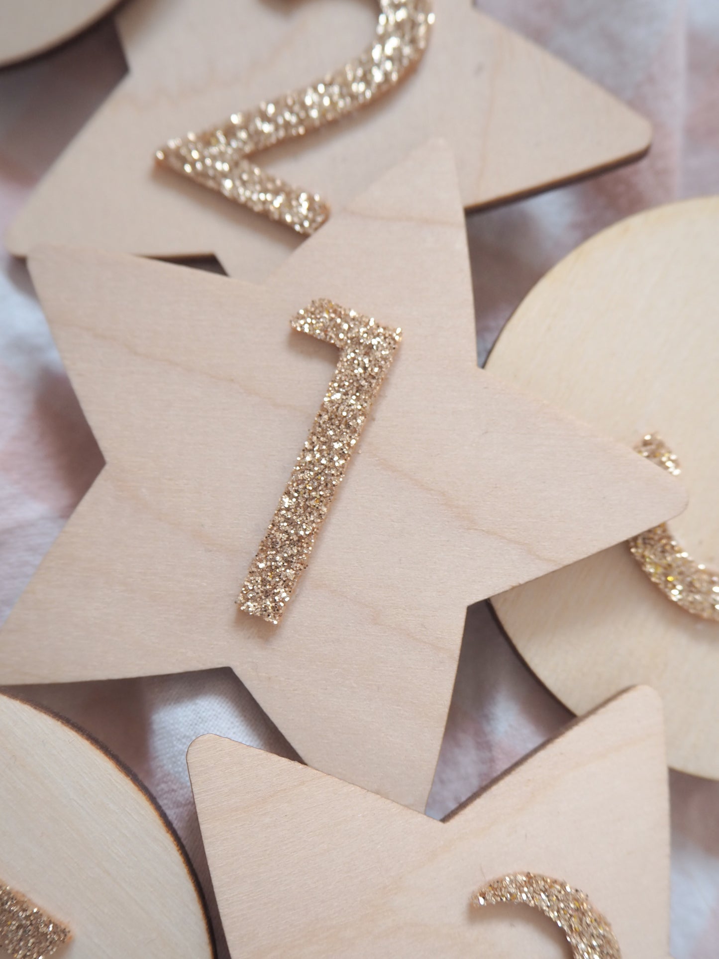 6cm Wooden Circle Birthday Badge - choose any age!