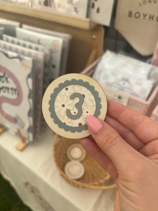 3 Wooden birthday badge with scallop Daisy design 4cm Birthday Sale