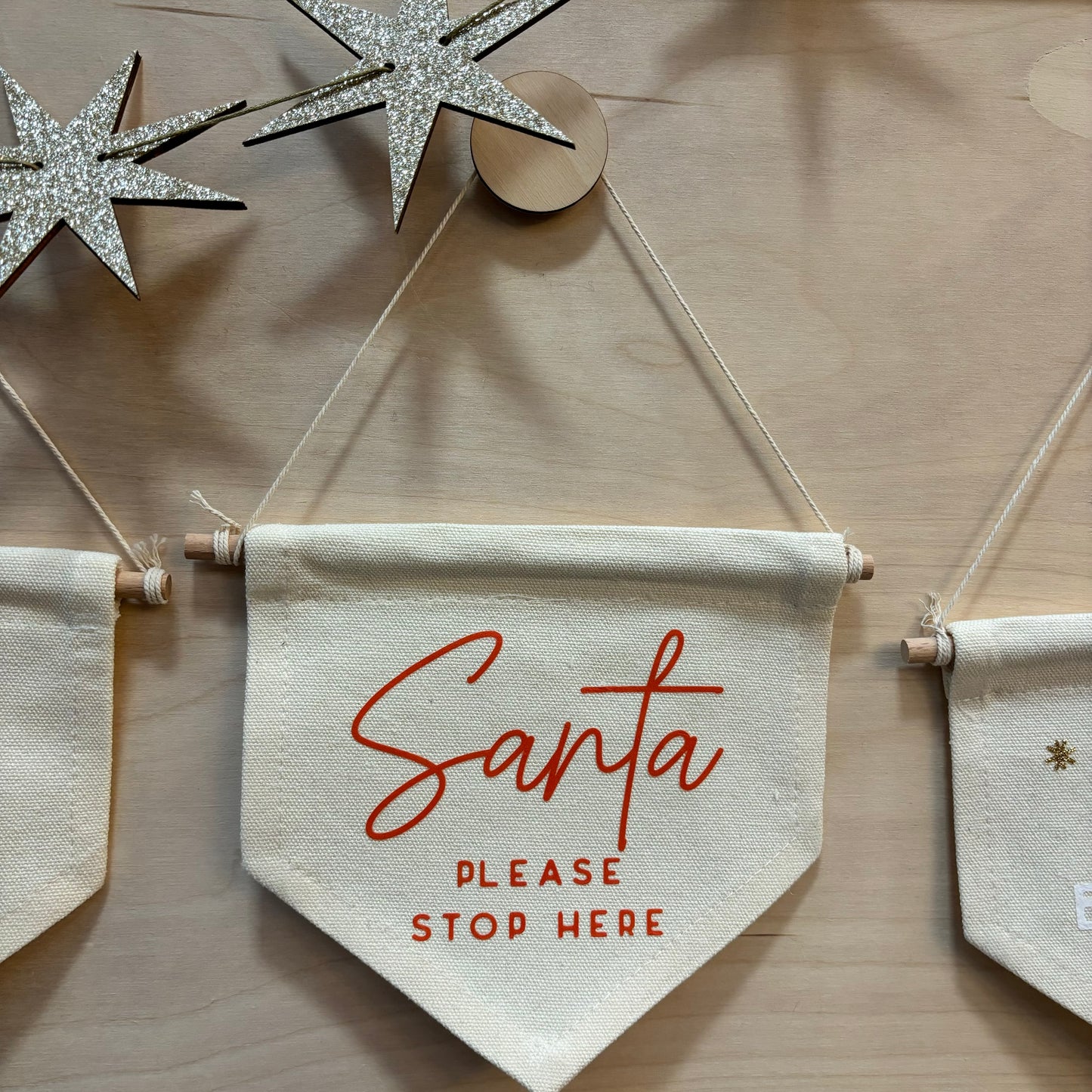 CHRISTMAS MARKET NIGHT Santa Stop Here Mini Banner Red